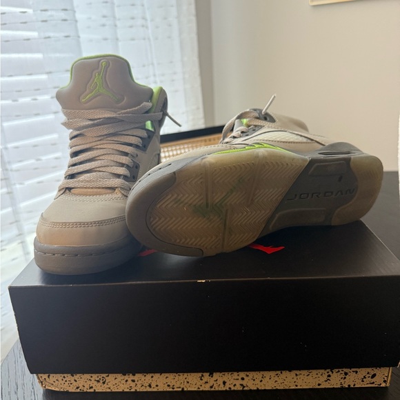 Jordan R Retro GS “Green Bean” (2022) Size 4Y - Picture 4 of 7